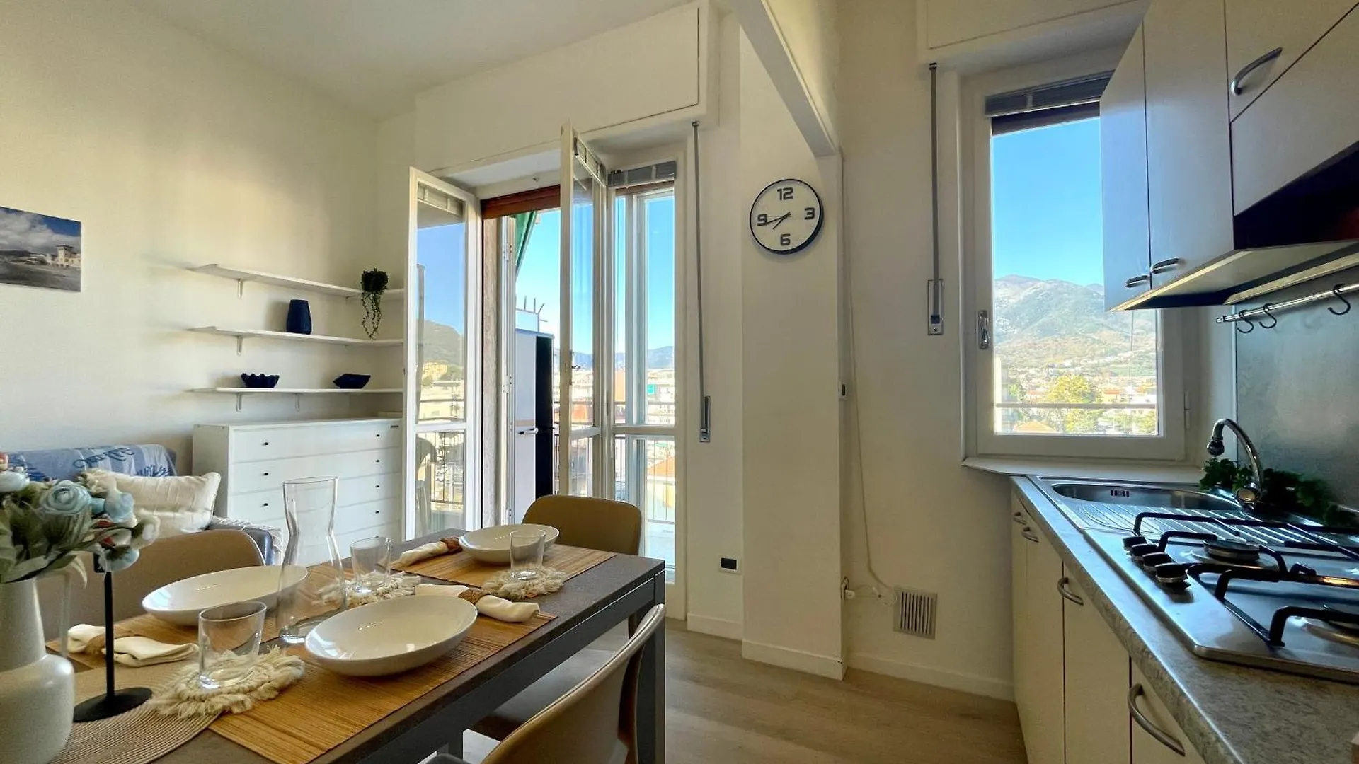150Mt Dal Mare Monolocale In Centro Con Vista Aperta, Wi-Fi E A/C Apartment Loano