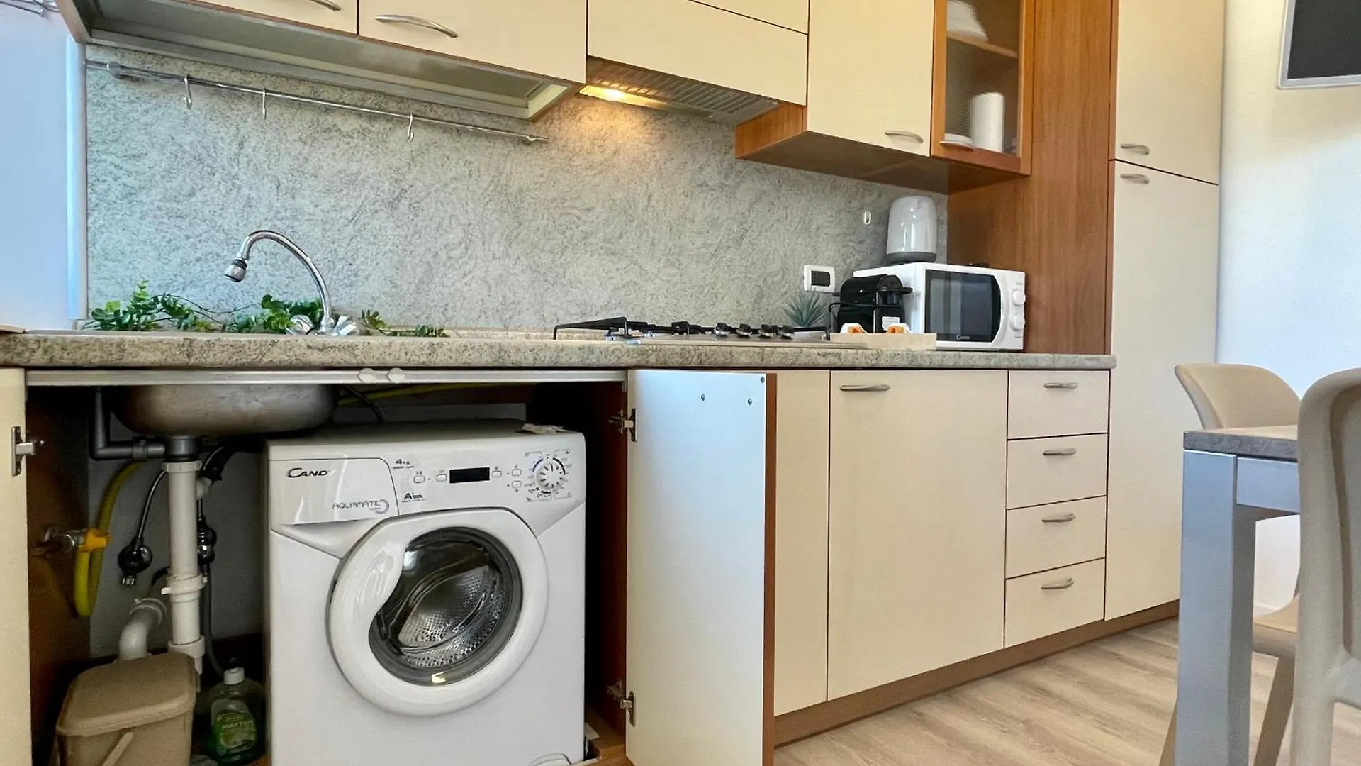 150Mt Dal Mare Monolocale In Centro Con Vista Aperta, Wi-Fi E A/C Apartment Loano Italy