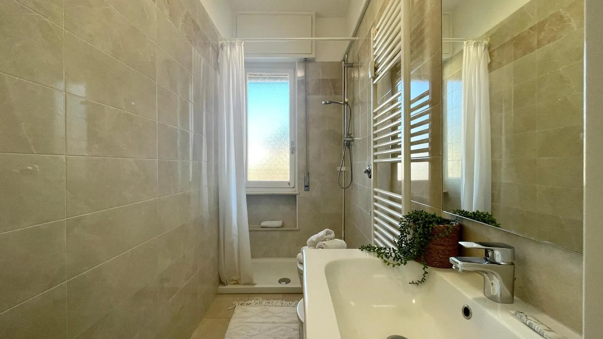 150Mt Dal Mare Monolocale In Centro Con Vista Aperta, Wi-Fi E A/C Apartment Loano