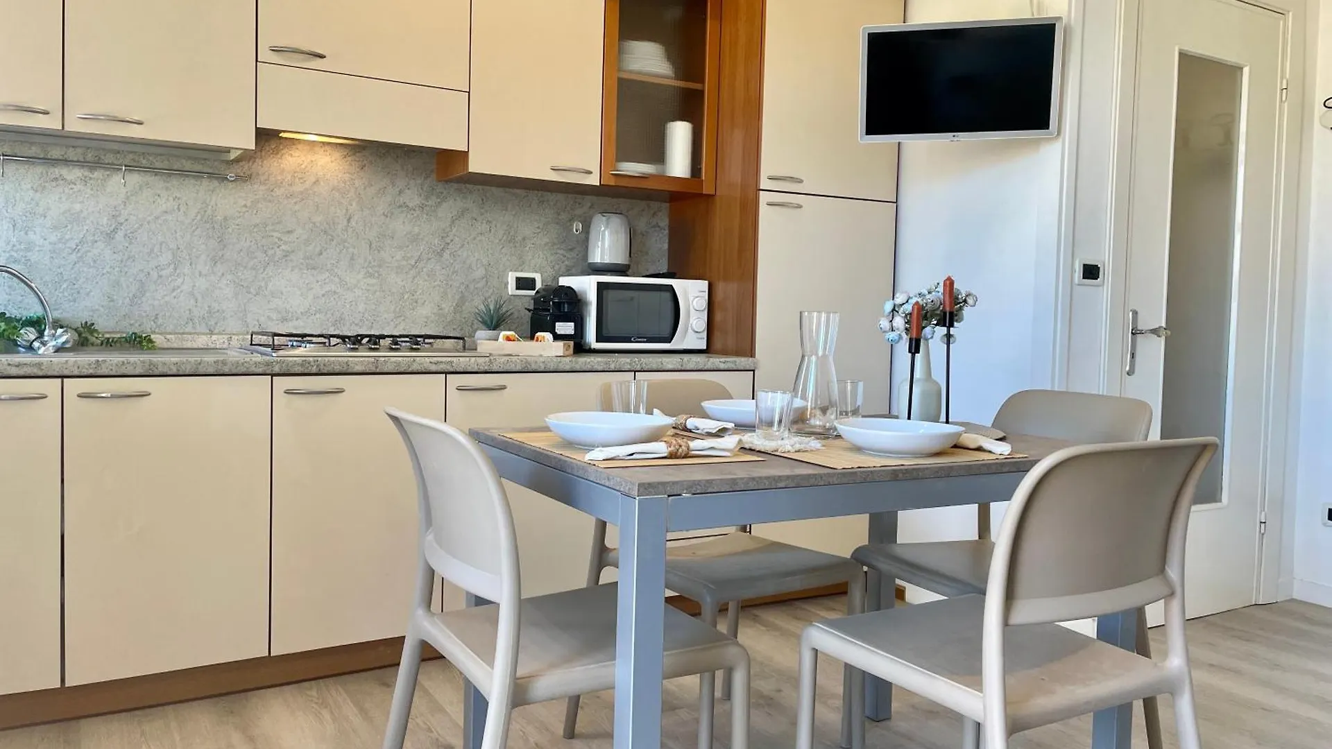 150Mt Dal Mare Monolocale In Centro Con Vista Aperta, Wi-Fi E A/C Apartment Loano