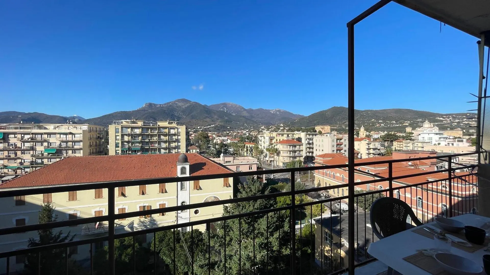 150Mt Dal Mare Monolocale In Centro Con Vista Aperta, Wi-Fi E A/C Apartment Loano 0*,  Italy