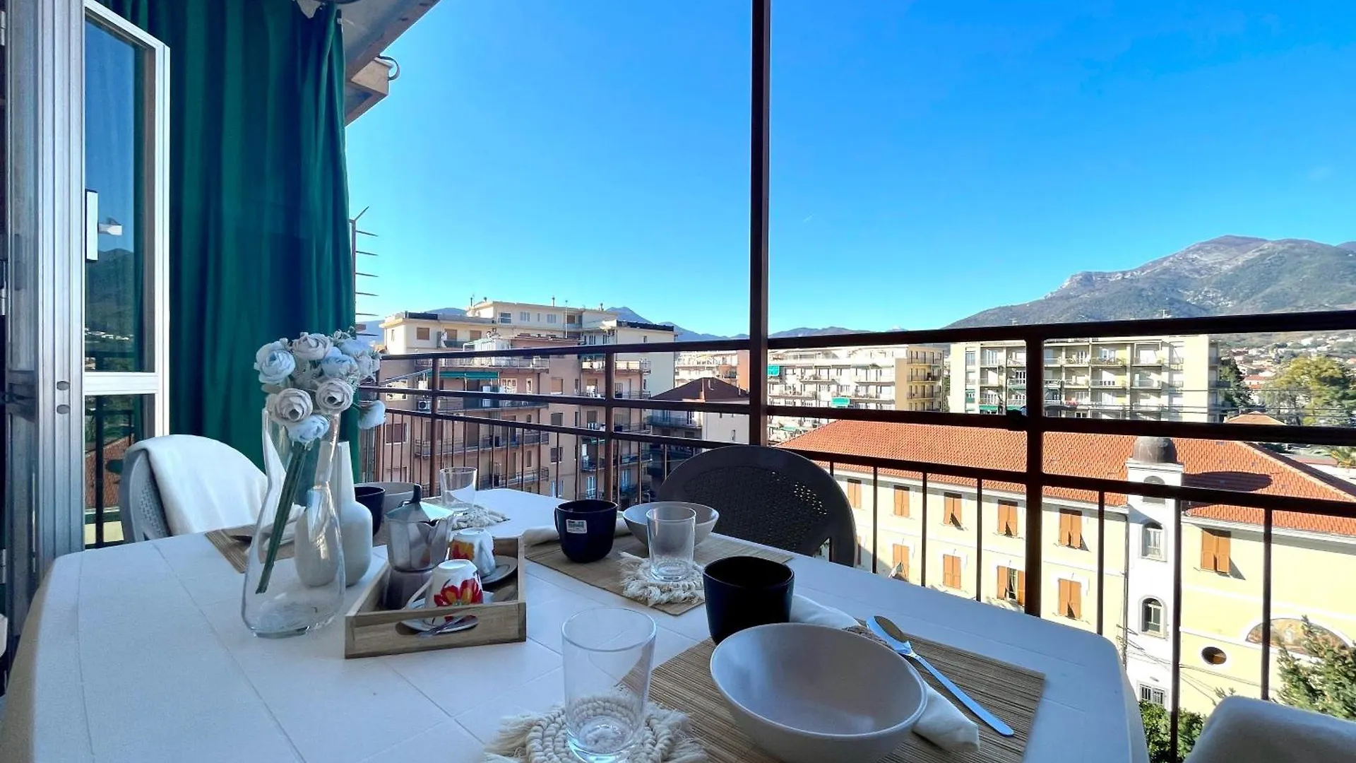 150Mt Dal Mare Monolocale In Centro Con Vista Aperta, Wi-Fi E A/C Apartment Loano Italy