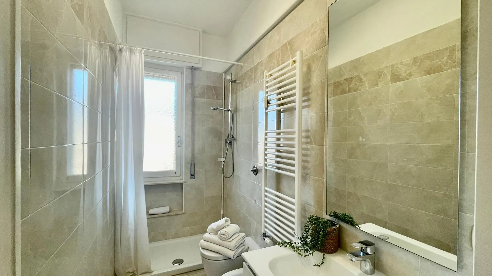 150Mt Dal Mare Monolocale In Centro Con Vista Aperta, Wi-Fi E A/C Apartment Loano Italy