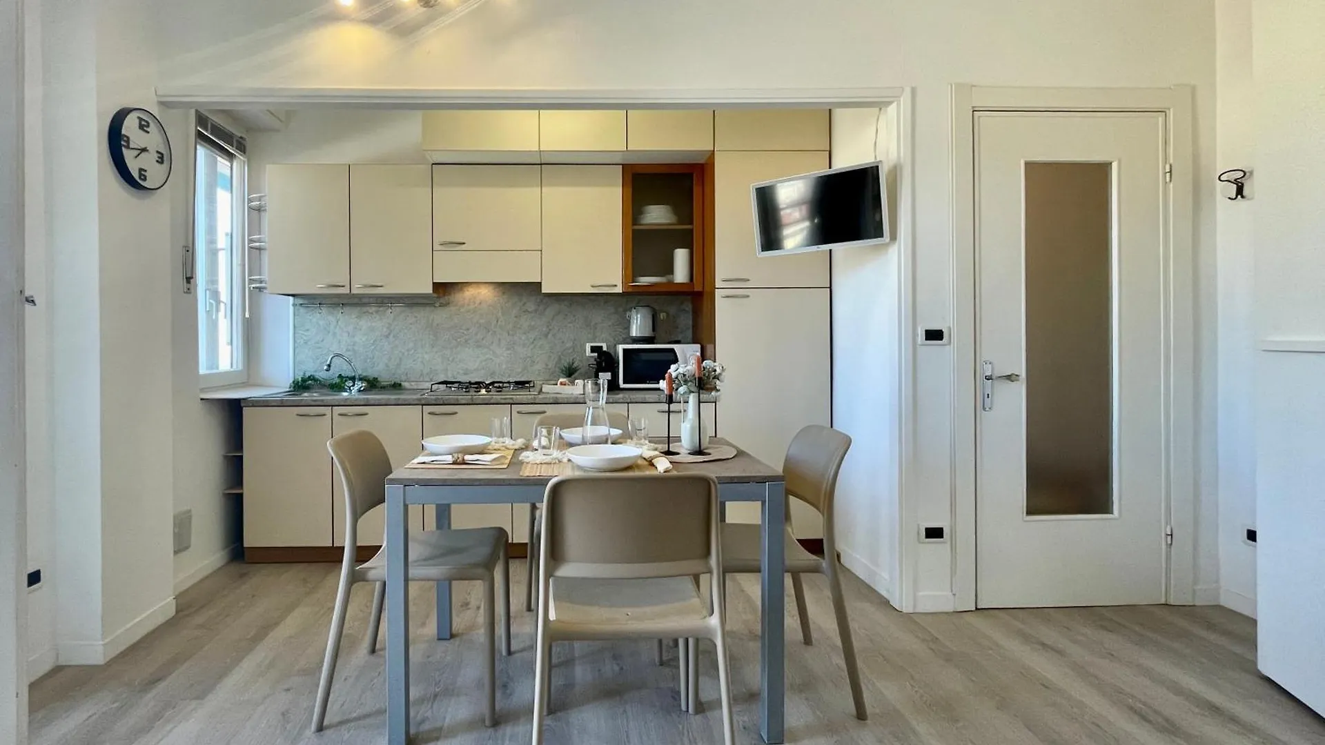 150Mt Dal Mare Monolocale In Centro Con Vista Aperta, Wi-Fi E A/C Apartment Loano 0*,  Italy